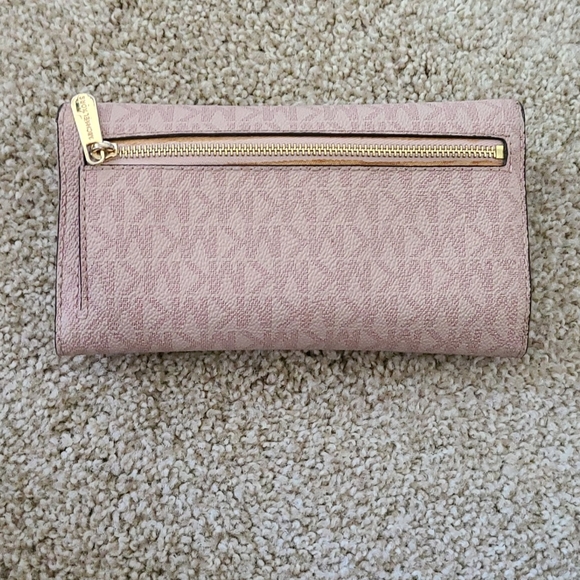 Authentic MK Wallet - Picture 1 of 3